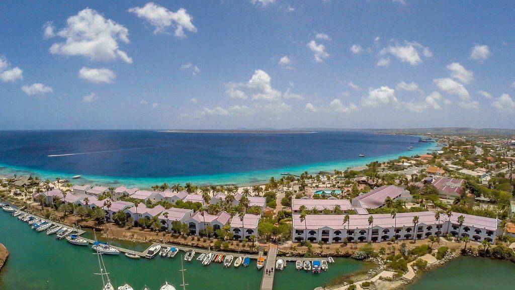 Van Der Valk Plaza Beach & Dive Resort Bonaire Kralendijk  Exterior photo